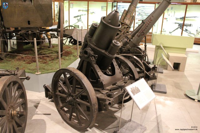 0136_Militaermuseum_Bruessel_schwerer_24cm_Minenwerfer