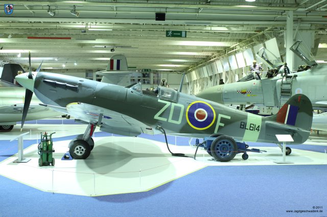 0108_RAF-Museum_Heandon_Supermarine_Spitfire_Vb_ZD-F_BL614