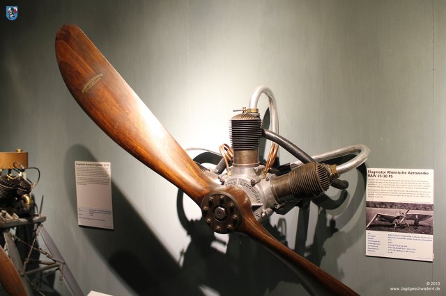 0019_Technikmuseum_Berlin_3-Zylinder-Faechermotor_RAW_25_30_Rheinische_Aerowerke_30PS_1911