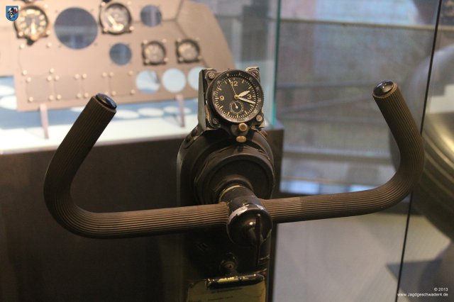 0063_Technikmuseum_Berlin_Focke-Wulf_FW_200_C-3_Condor_Steuerhorn_Borduhr