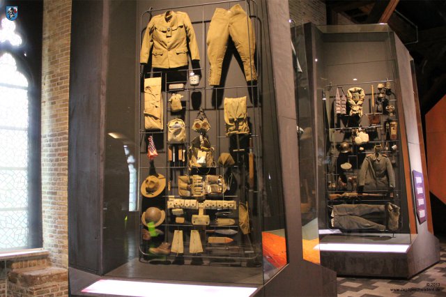 0041_Ypern_2013_Uniformen_und_Ausruerstungsgegenstaende